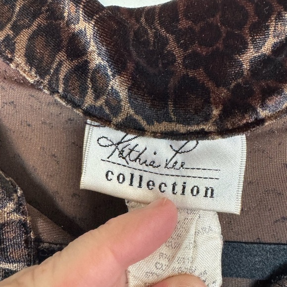 Kathie Lee Collection Leopard Print Velvet Top - Picture 5 of 8